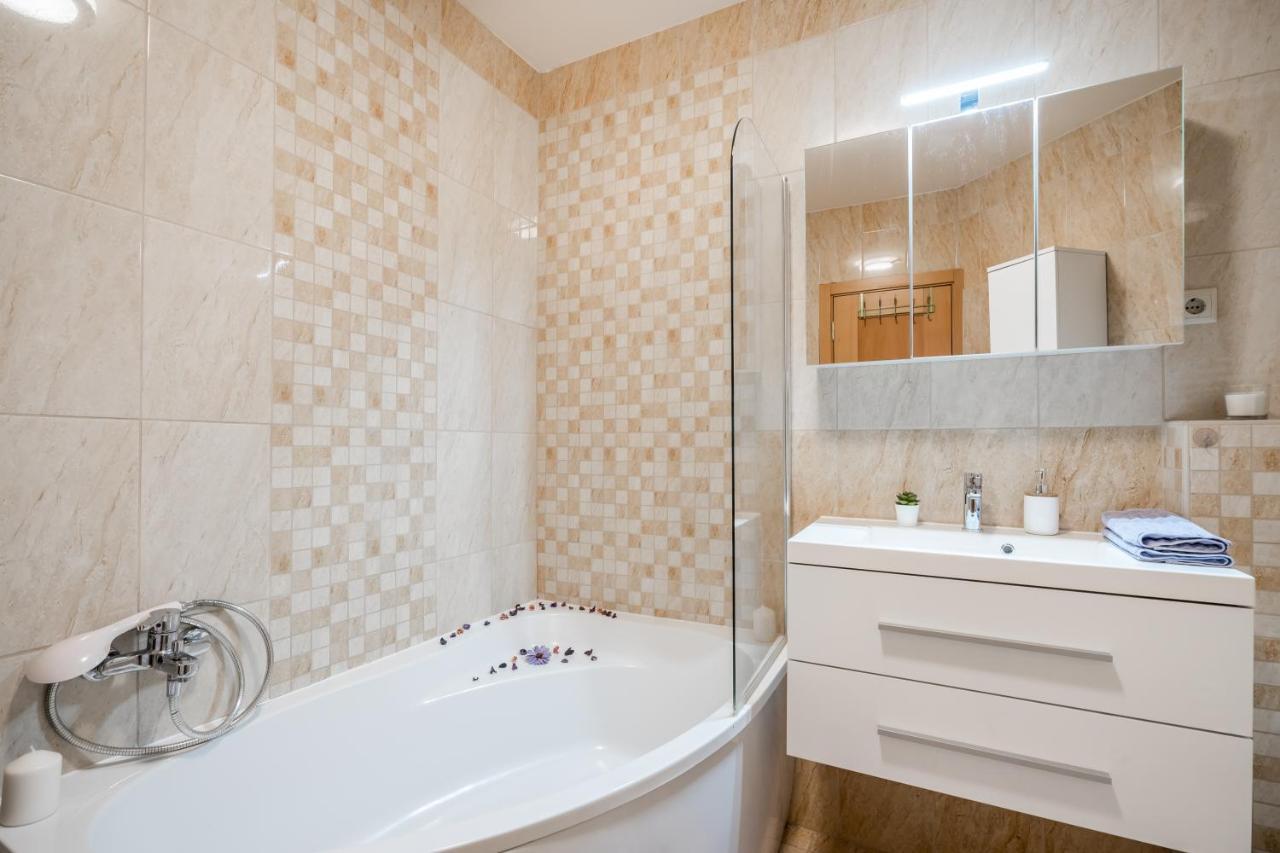 Central Premier Apartment Budapest Eksteriør billede